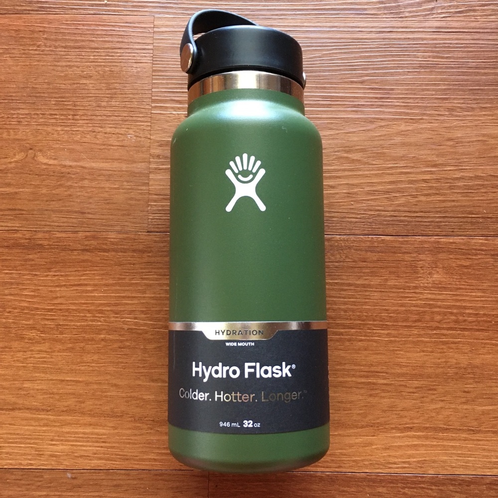 NWT 32 oz Wide Mouth Hydro Flask with Flex Cap